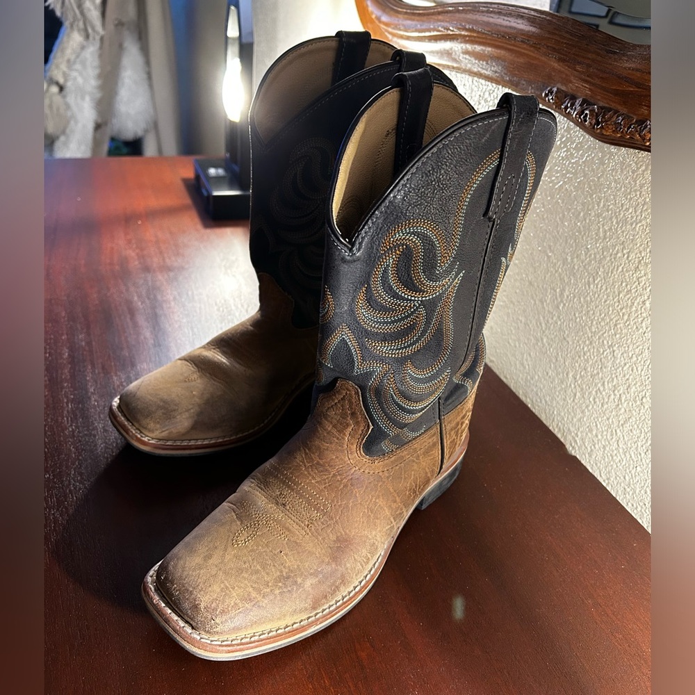 Smoky mountain cowboy boots size 5 youth (big boy)